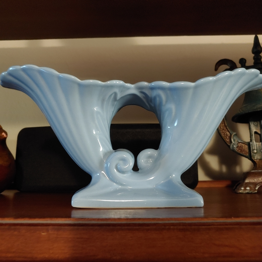 Abingdon Double cornucopia vase blue